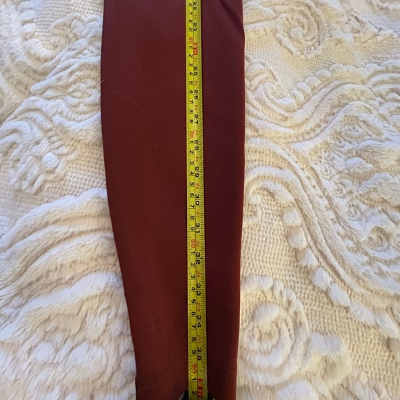 Lululemon pants - size 6 - Picture 3 of 4